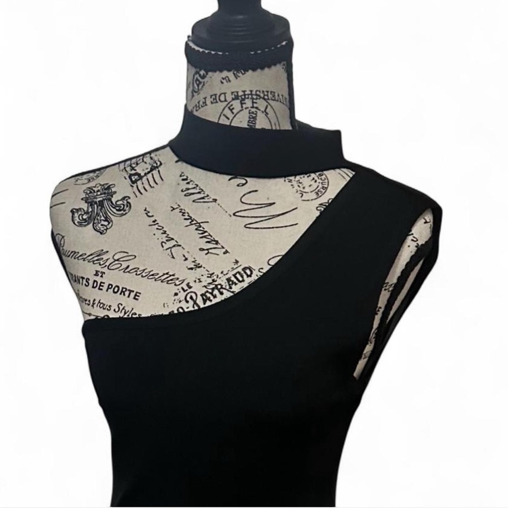Bebe Chic Black One-Shoulder Bodycon Dress